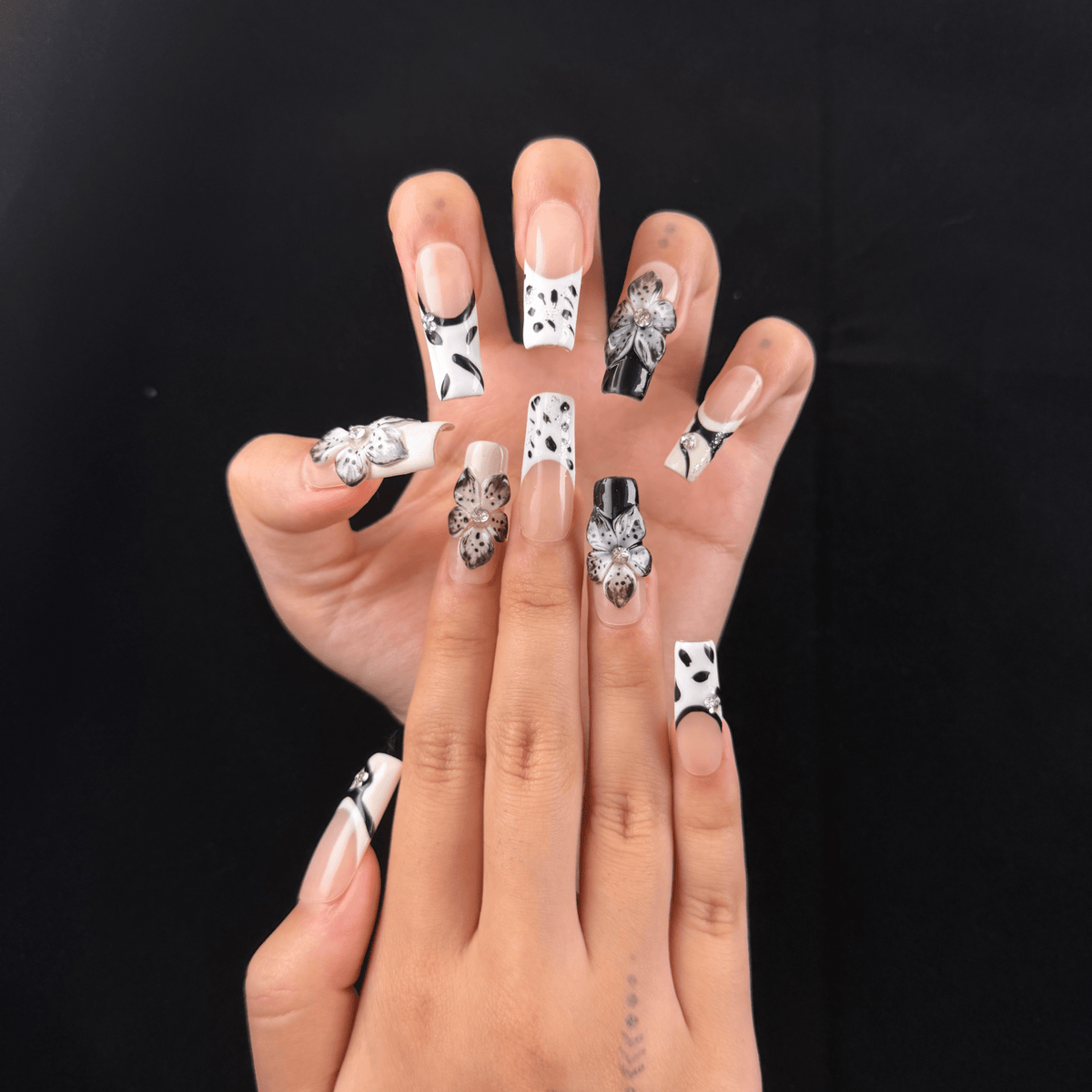 02 - Noah-UlightBlack and white long square press on nails with rhinestones